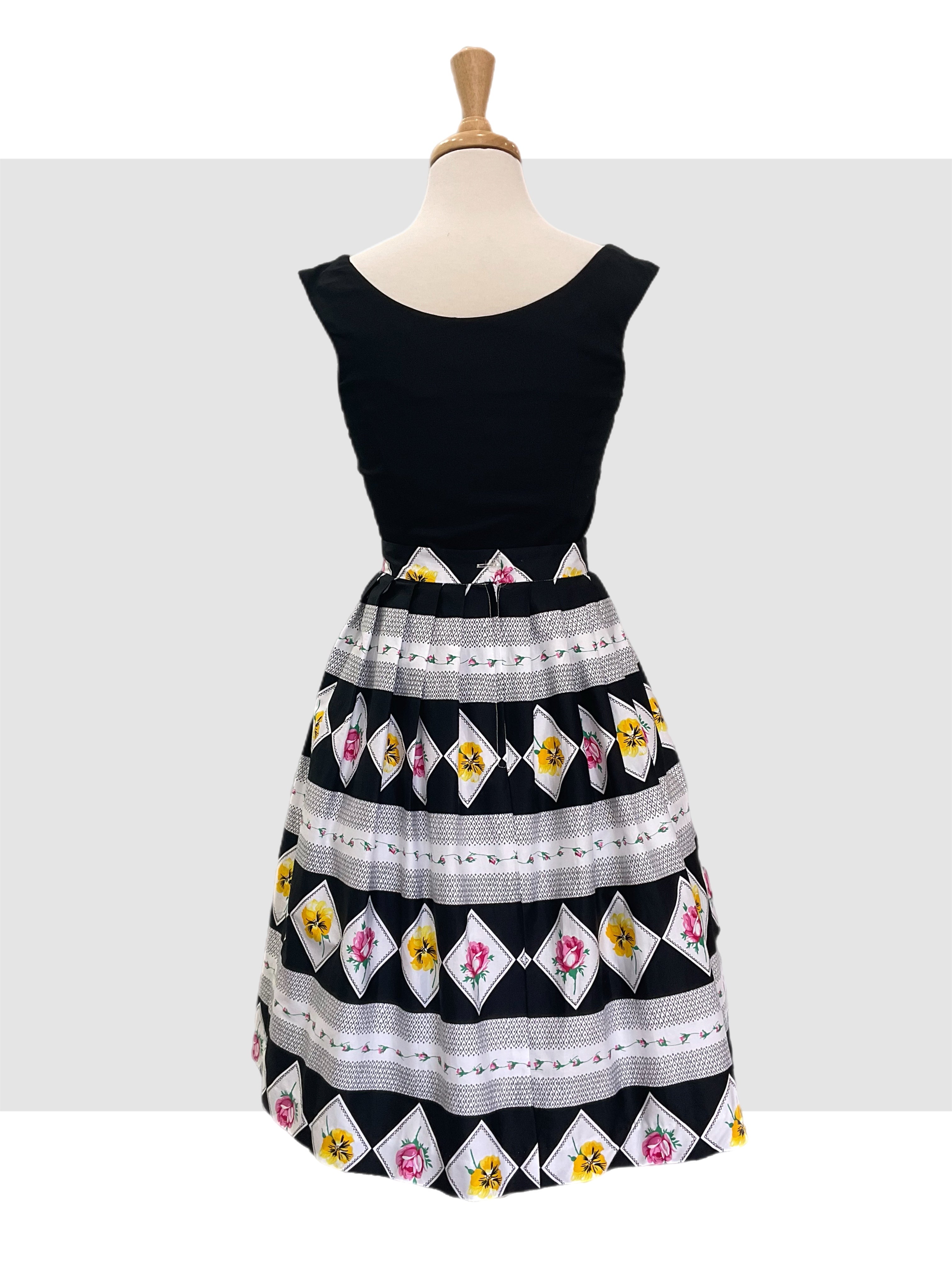 Scarlet Top Black Retrospec'd Clothing