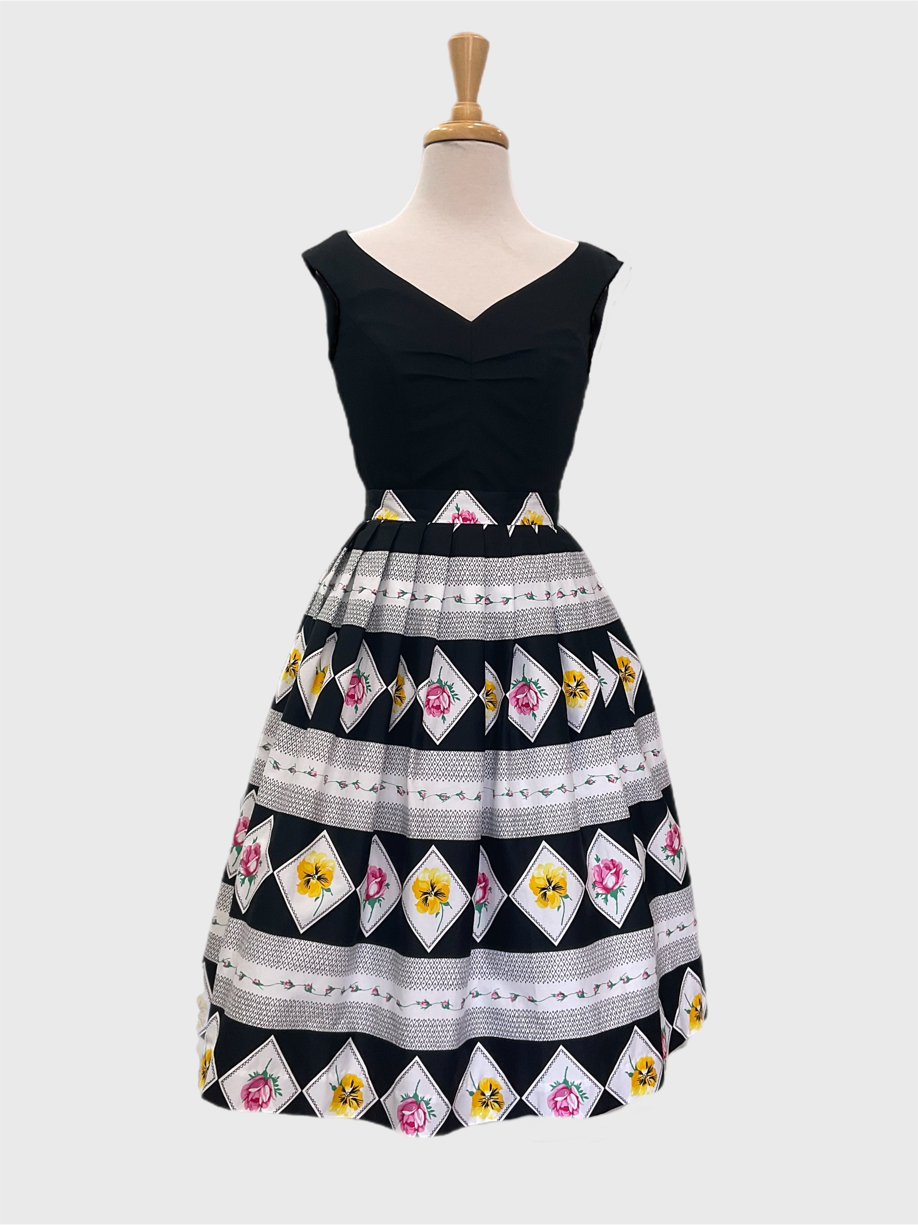 Scarlet Top Black Retrospec'd Clothing