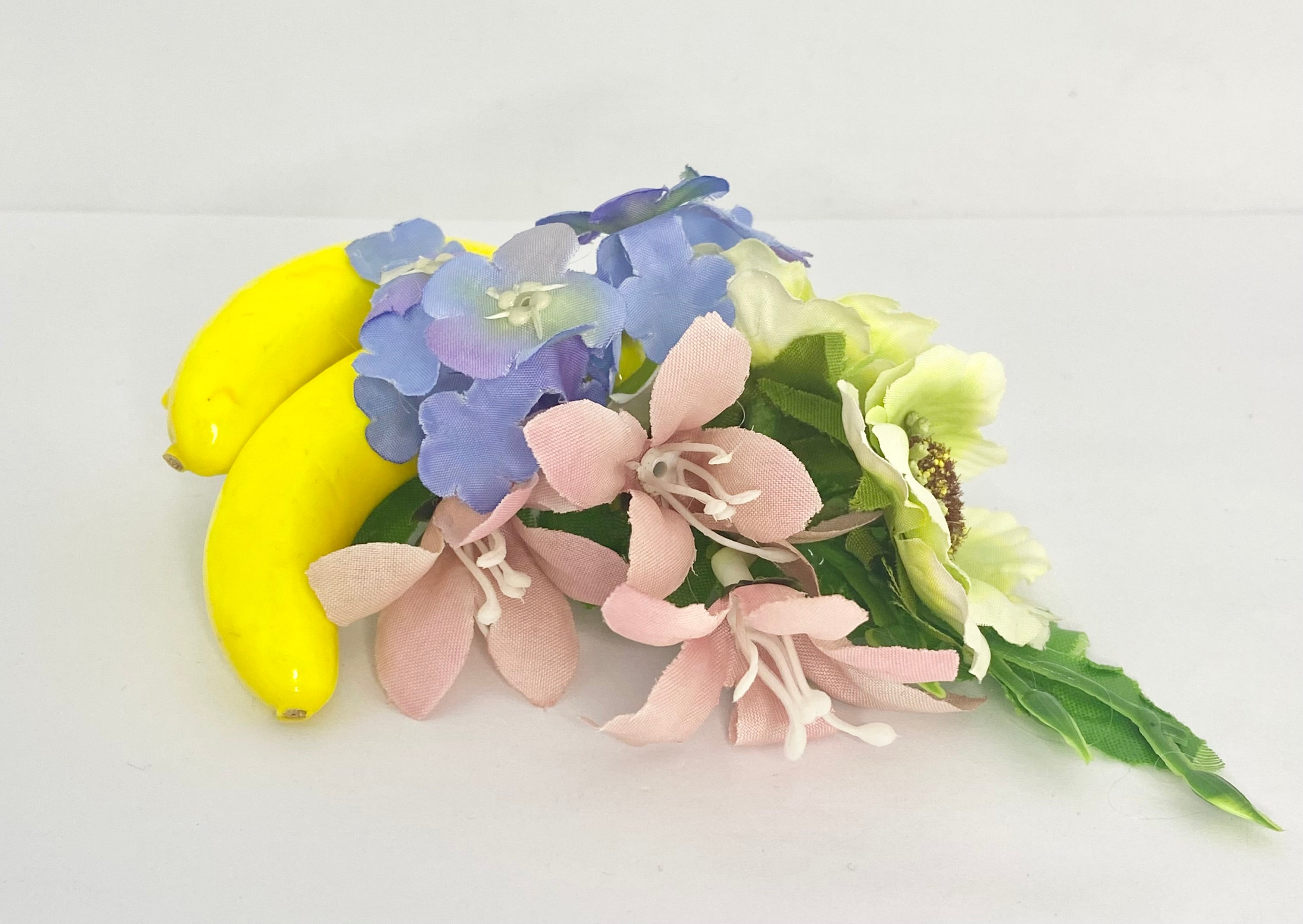 Summer Crush vintage style Decorative hair clip with flowers and bananas on a light background