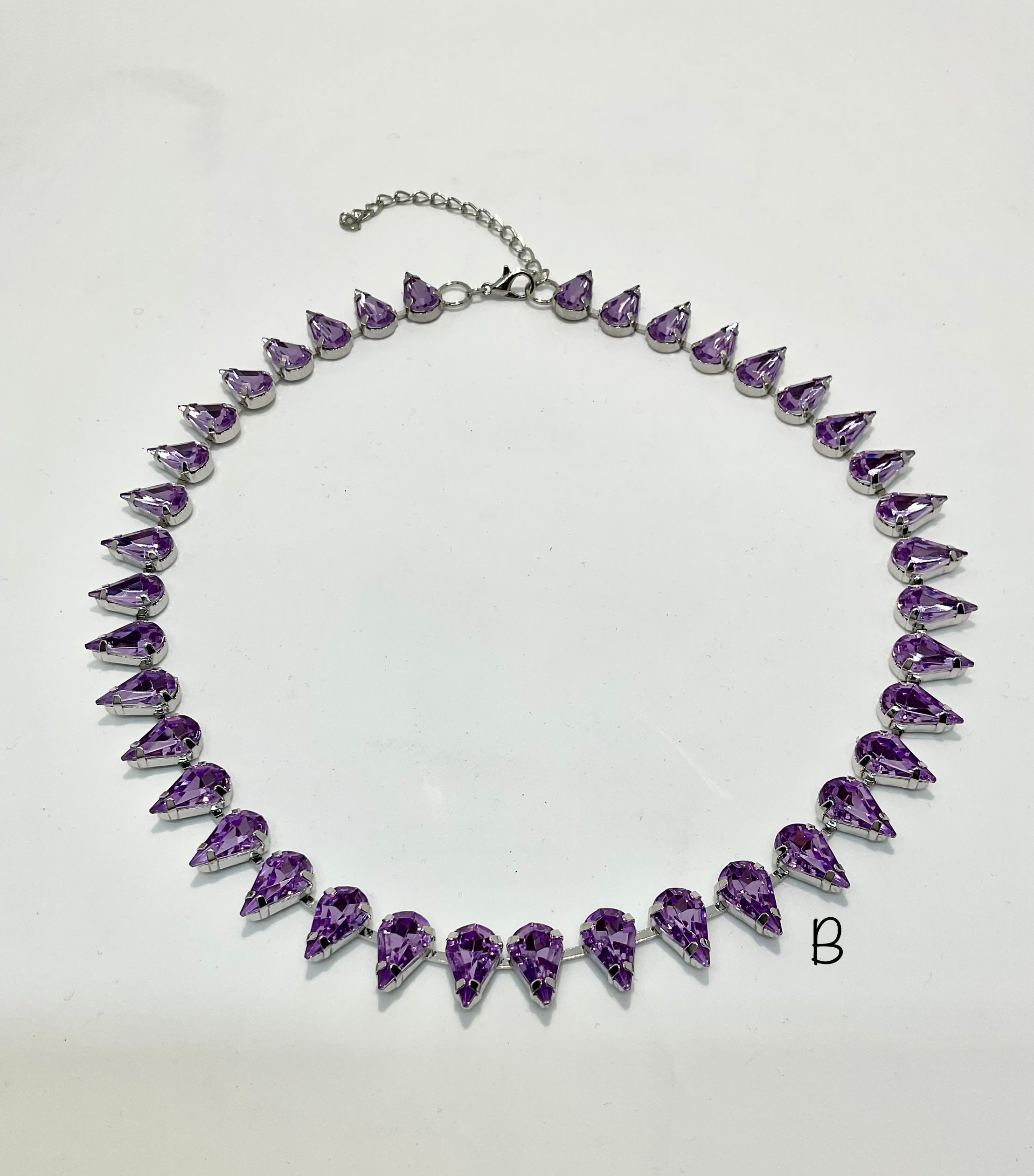 Tear drop lavender vintage stye necklace.
