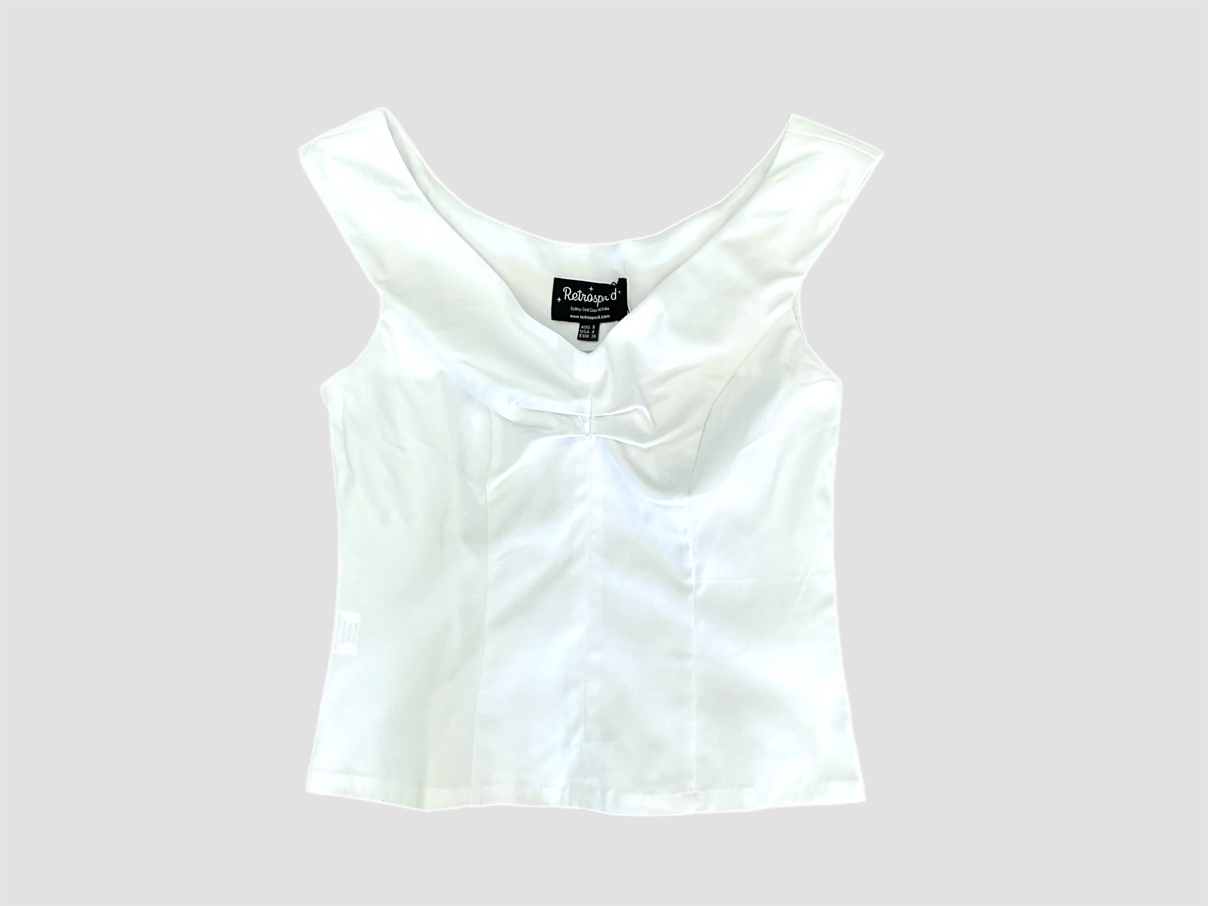 Scarlet vintage style top white, short-sleeved top with a sweetheart neckline and side zip opening, displayed against a plain background.